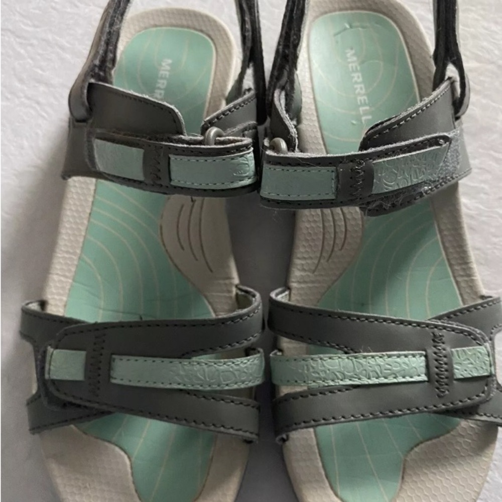 Great Merrill sandal with adjustable Velcro, VGC grey and teal